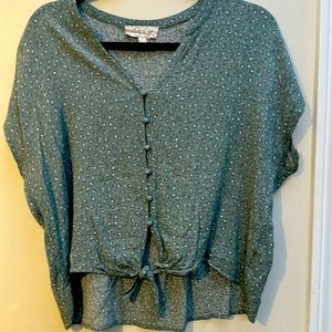 Hippie Rose size M tie front top